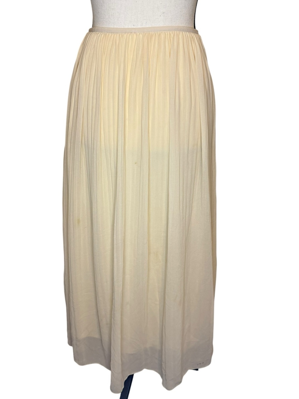H&M Light Cream Maxi Skirt - Pleated & Flowy - Picture 4 of 4